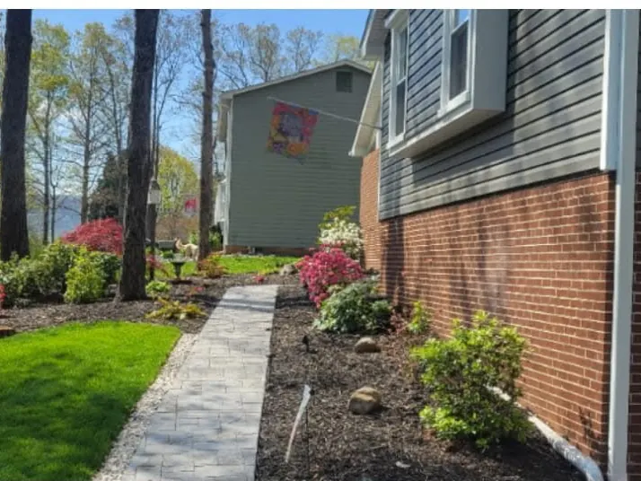 Landscape beds before fresh mulch in Roanoke, VA